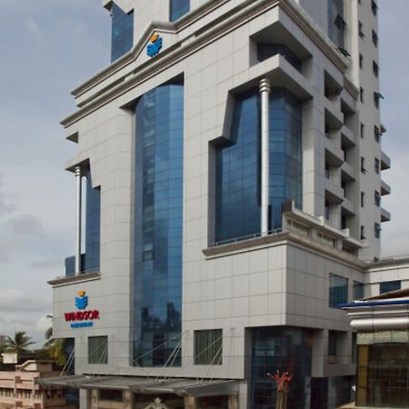 Windsor Rajadhani Hotel Thiruvananthapuram Ngoại thất bức ảnh
