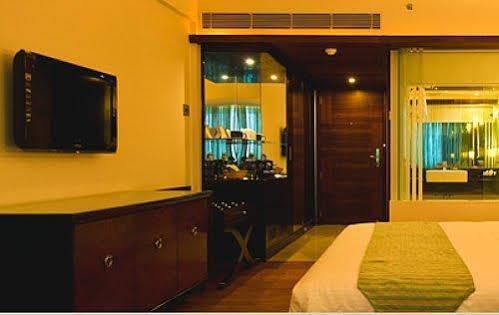 Windsor Rajadhani Hotel Thiruvananthapuram Ngoại thất bức ảnh
