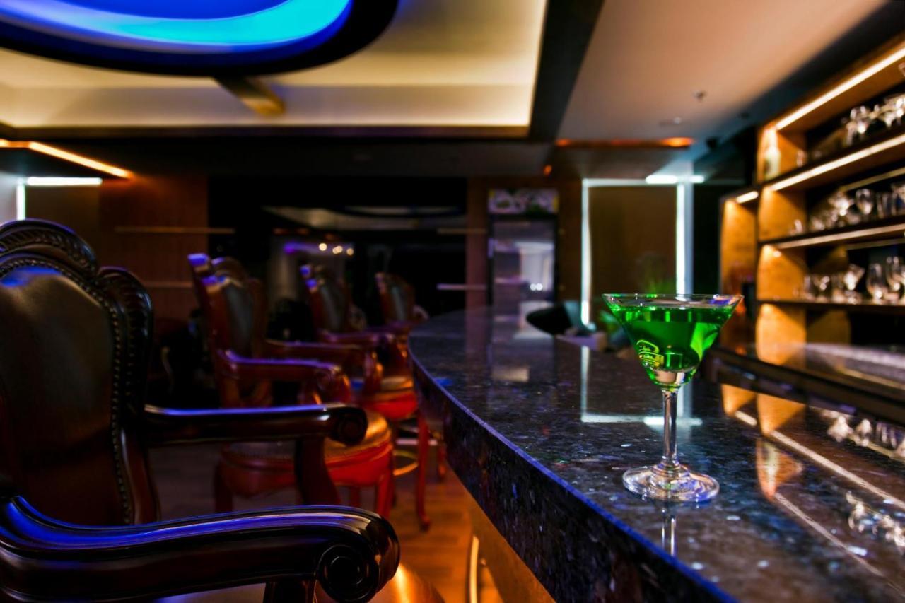 Windsor Rajadhani Hotel Thiruvananthapuram Ngoại thất bức ảnh