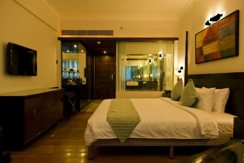 Windsor Rajadhani Hotel Thiruvananthapuram Ngoại thất bức ảnh