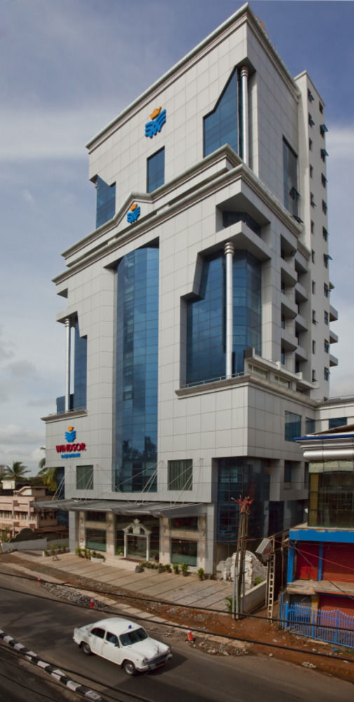 Windsor Rajadhani Hotel Thiruvananthapuram Ngoại thất bức ảnh