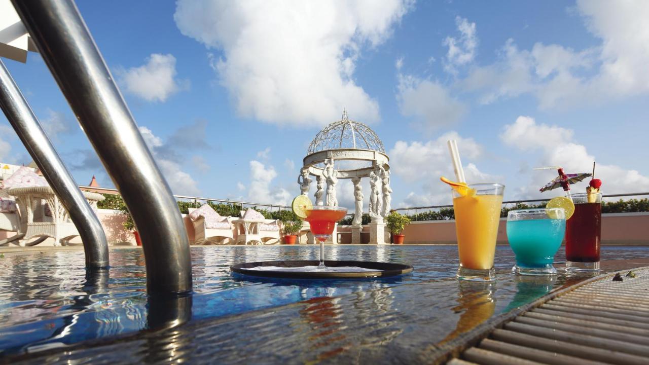 Windsor Rajadhani Hotel Thiruvananthapuram Ngoại thất bức ảnh