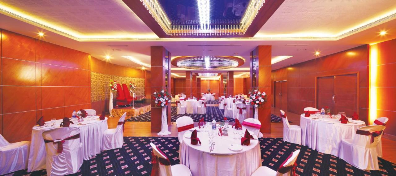Windsor Rajadhani Hotel Thiruvananthapuram Ngoại thất bức ảnh