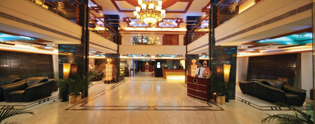 Windsor Rajadhani Hotel Thiruvananthapuram Ngoại thất bức ảnh